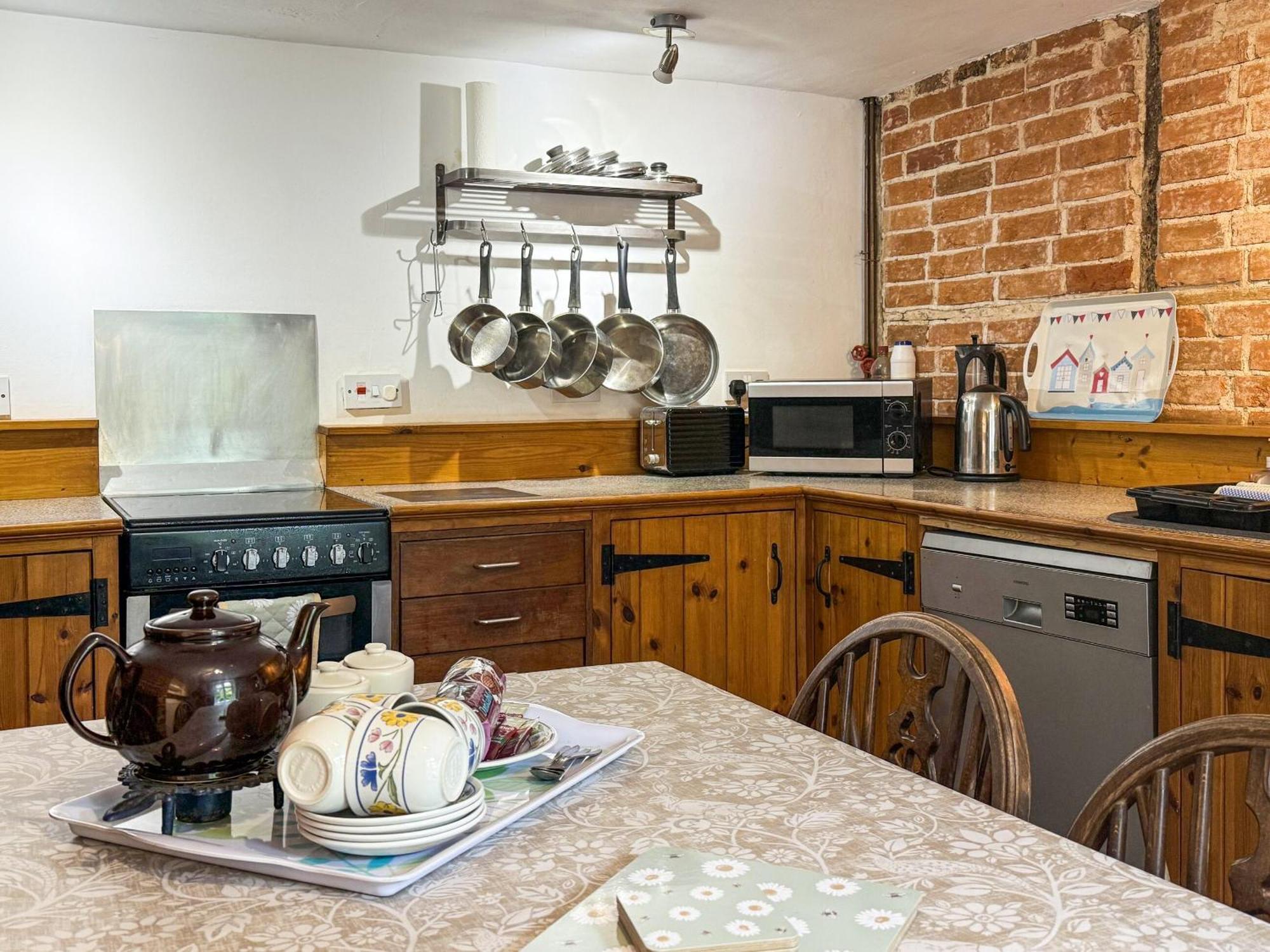 Blacksmiths Cottages Stiffkey Экстерьер фото